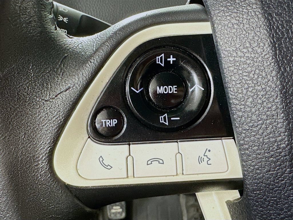 Used 2017 Toyota Prius Prime Premium FWD image 22
