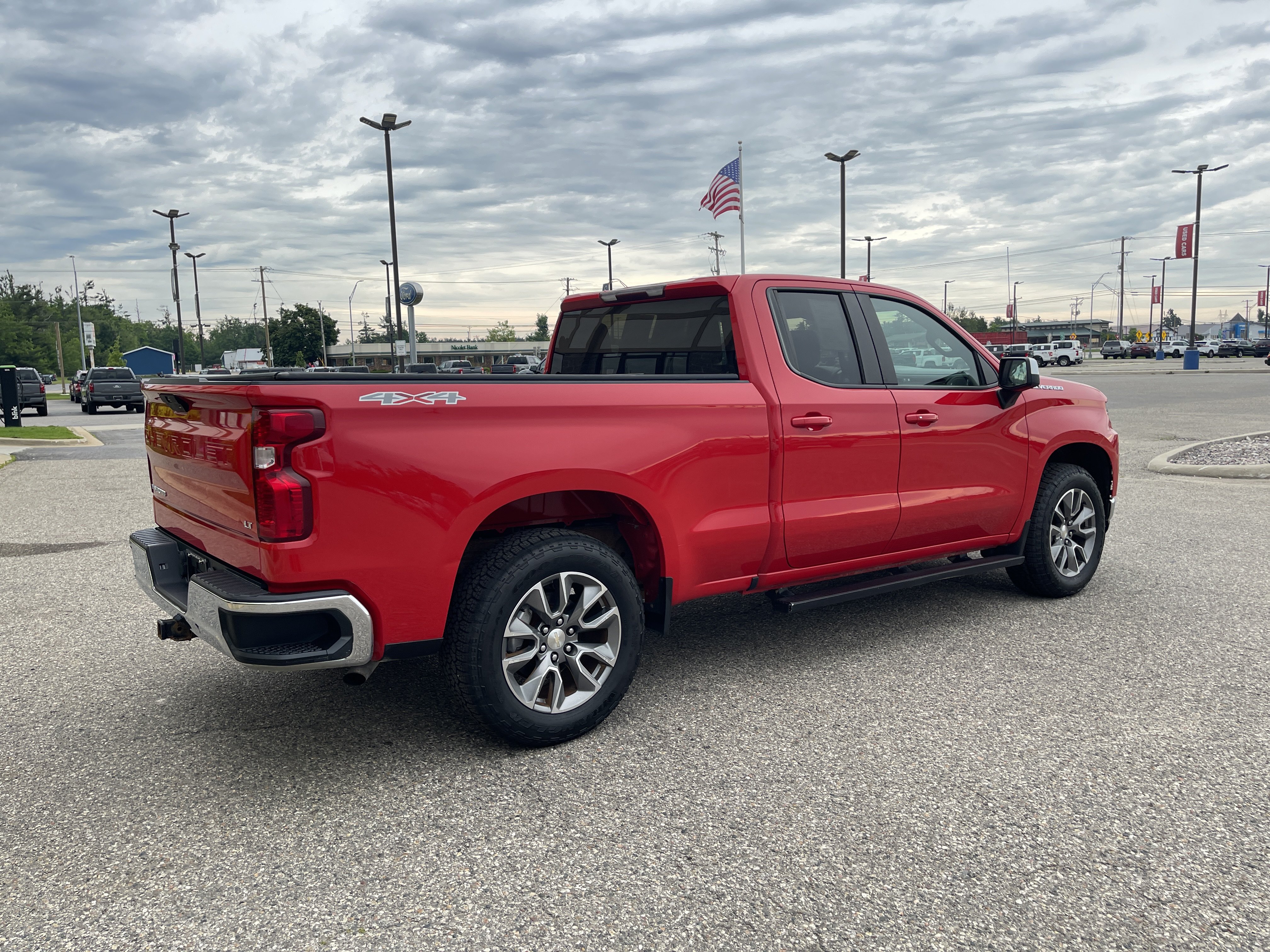 Used 2020 Chevrolet Silverado 1500 LT w/ All-Star Edition AWD/4WD image 3