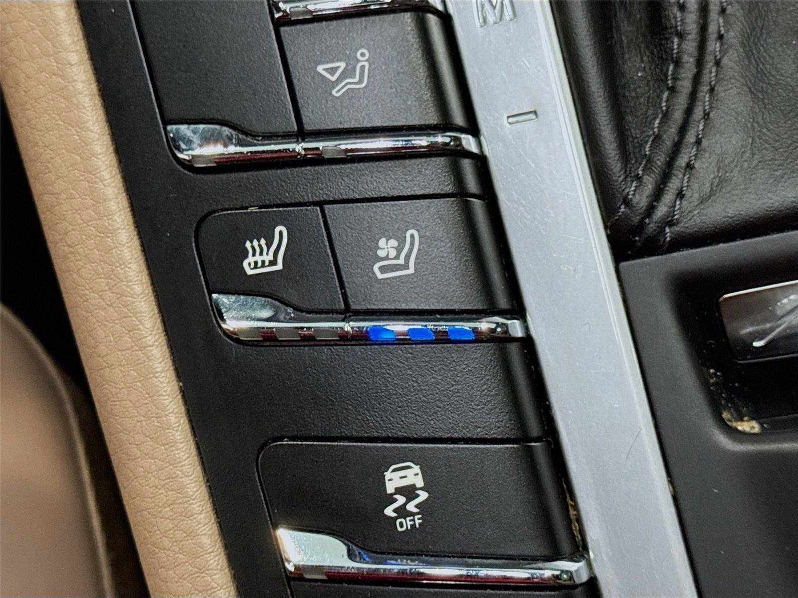 Used 2020 Porsche Macan S image 12