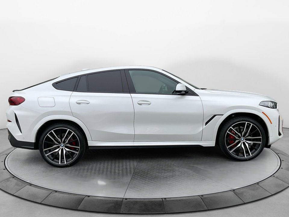 New 2026 BMW X6 xDrive40i image 8