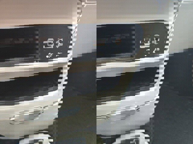 Used 2017 Chrysler Pacifica Touring-L w/ Tire & Wheel Group image 17