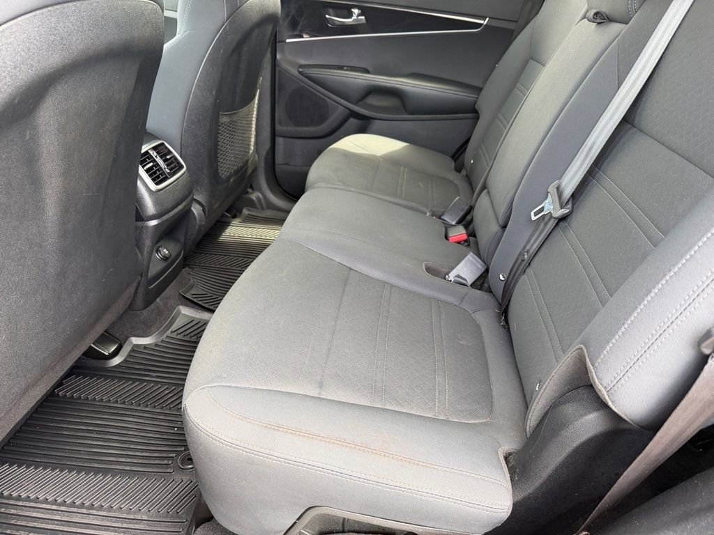 Used 2019 Kia Sorento L FWD image 12