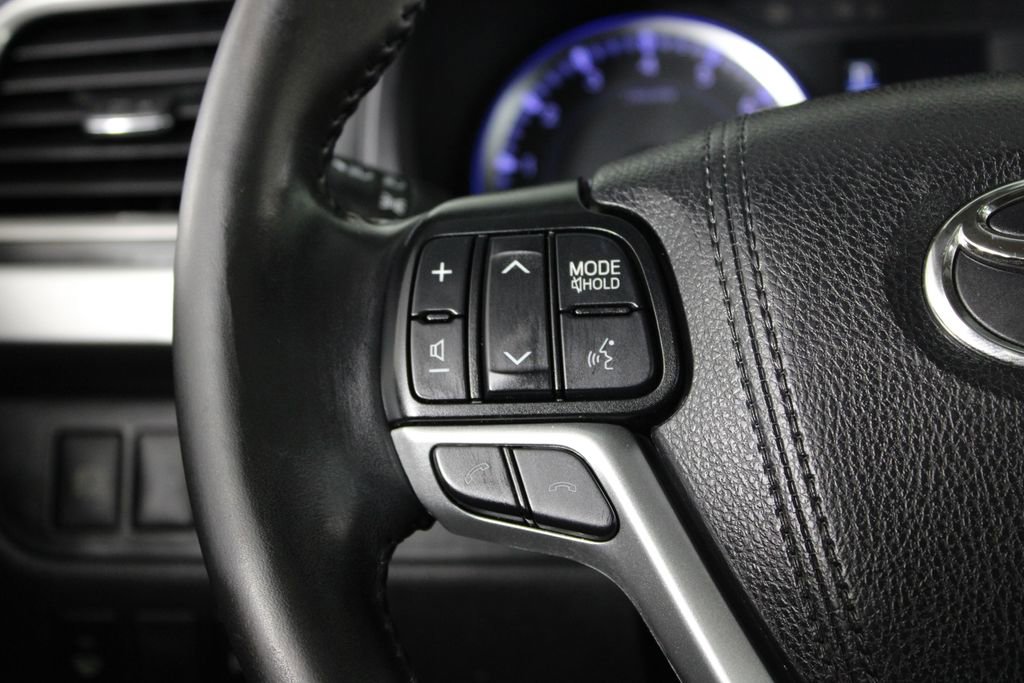 Used 2019 Toyota Highlander Limited image 29