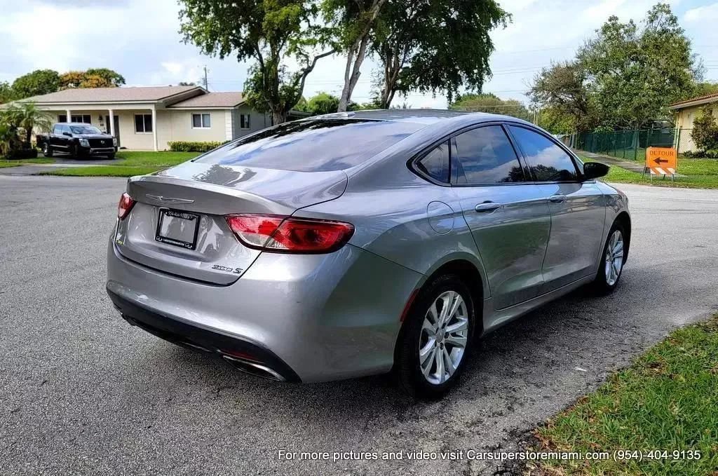 Used 2015 Chrysler 200 S FWD image 7
