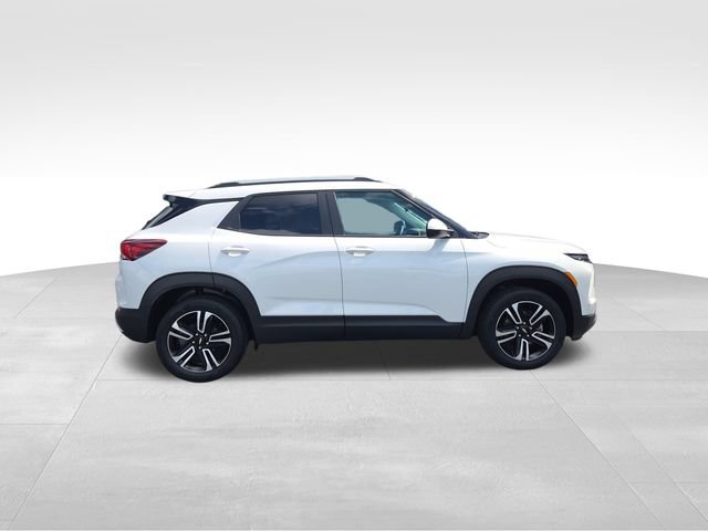 Certified 2024 Chevrolet TrailBlazer LT w/ LT Cold Weather Package AWD/4WD image 6