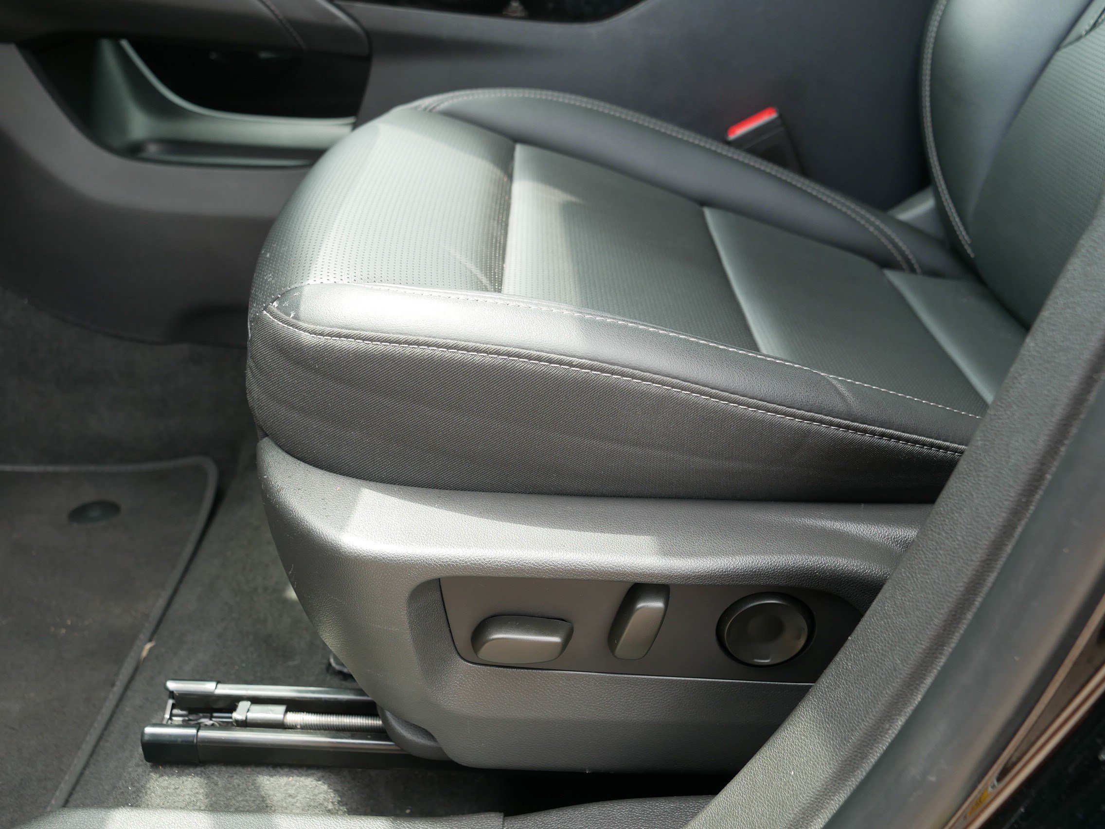 Used 2025 Buick Envision Preferred AWD/4WD image 20