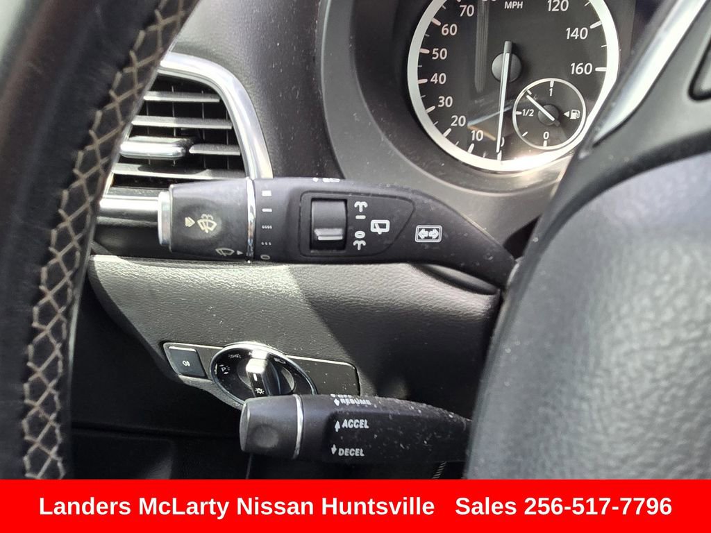 Used 2019 INFINITI QX30 image 27