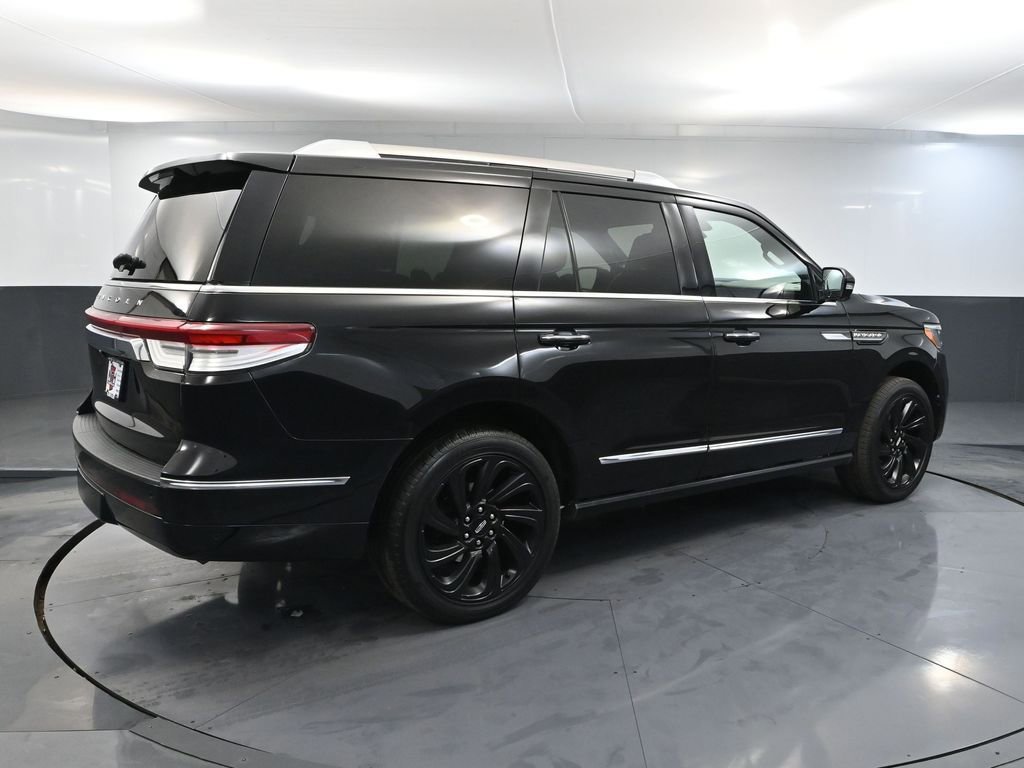 Used 2024 Lincoln Navigator Reserve image 5