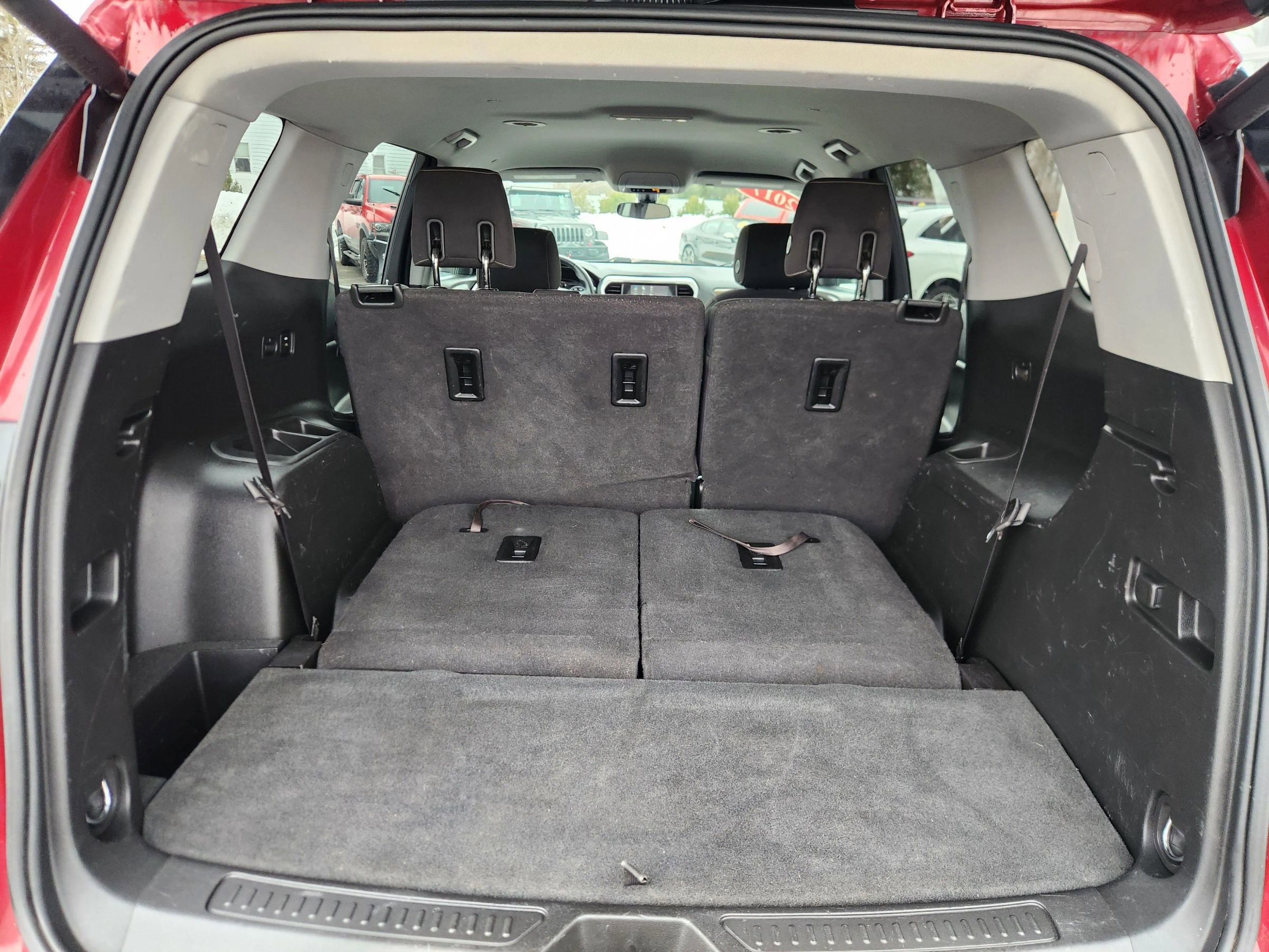 Used 2017 GMC Acadia SLE image 52