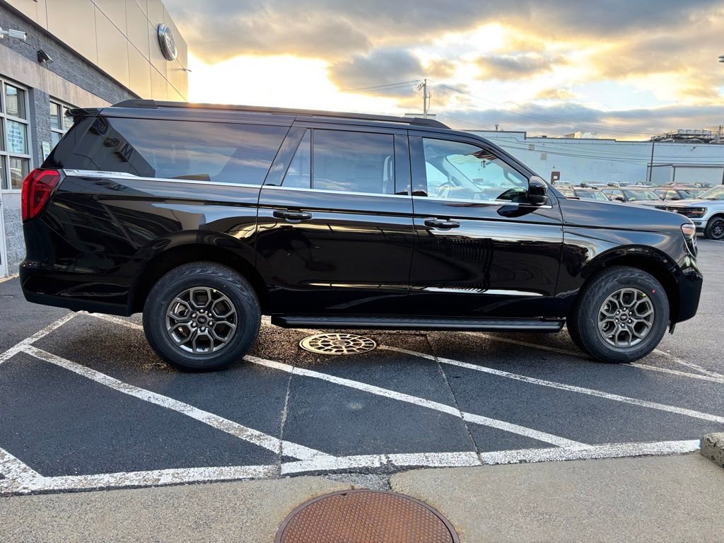 New 2025 Ford Expedition Max Active image 4