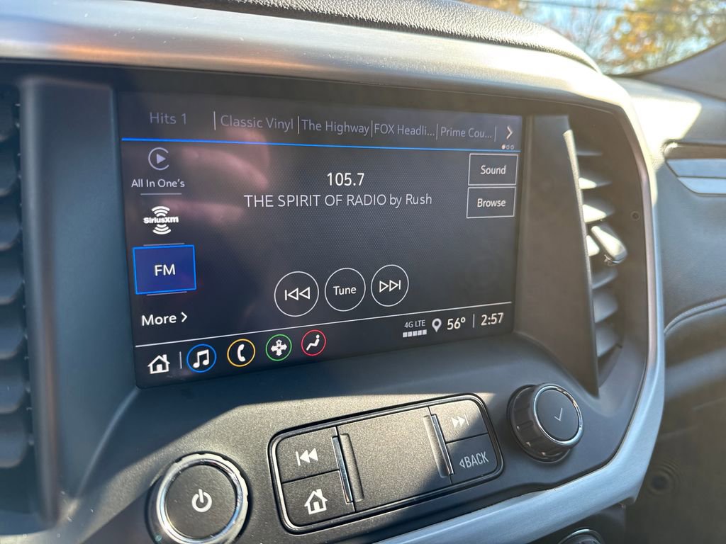 Used 2023 GMC Acadia SLE w/ Driver Convenience Package image 8