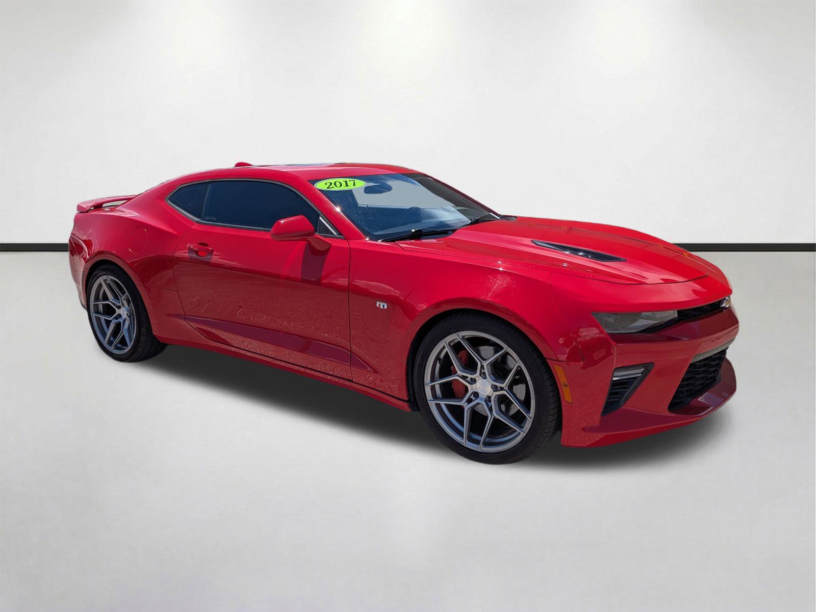 Used 2017 Chevrolet Camaro SS RWD image 2