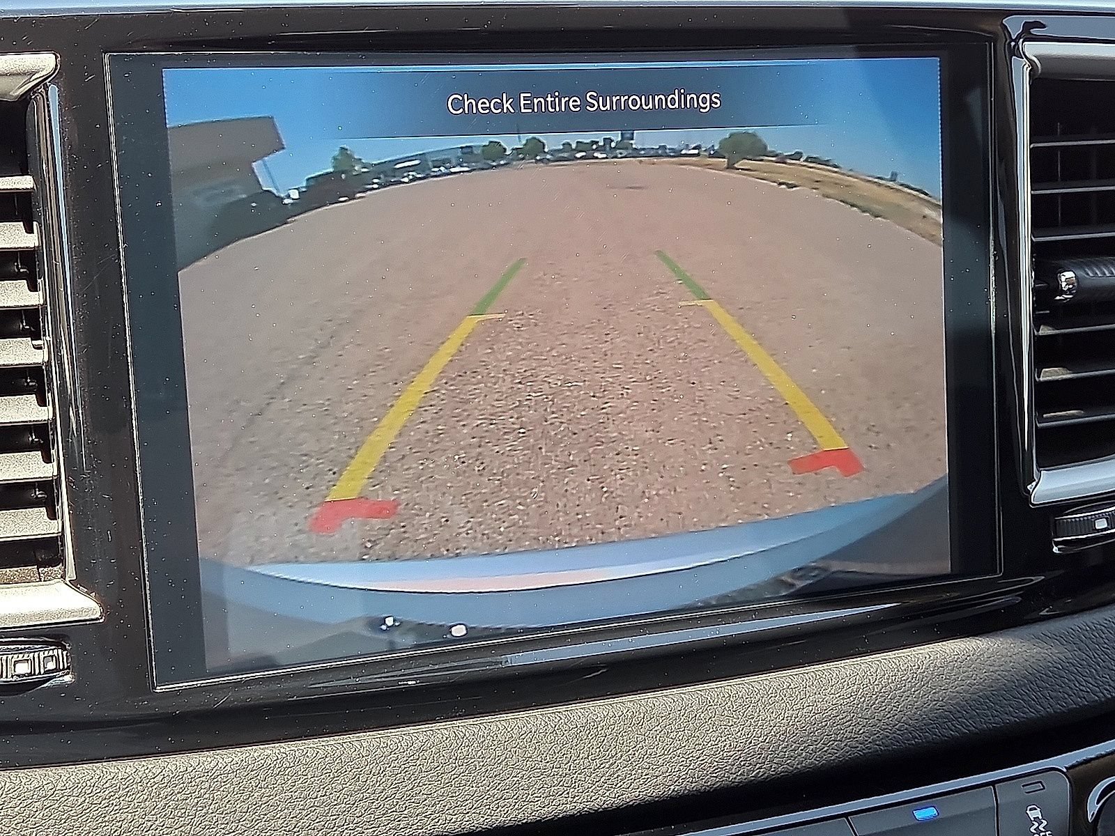 Used 2024 Chrysler Pacifica Touring-L FWD image 26