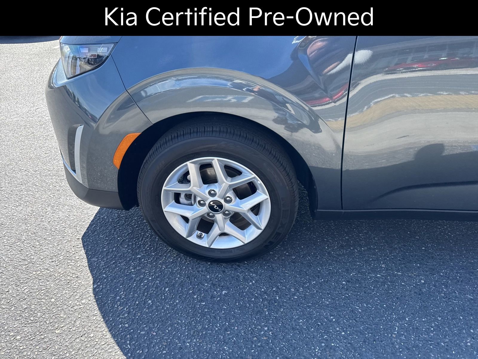 Certified 2025 Kia Soul LX w/ LX Technology Package FWD image 12