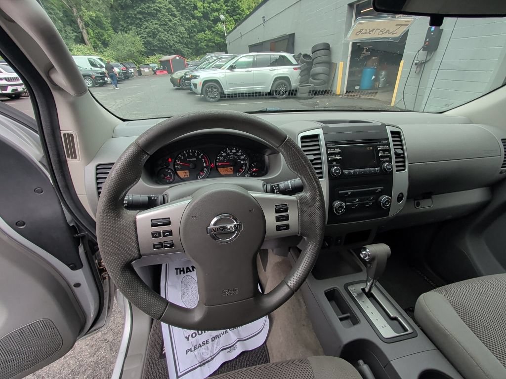 Used 2014 Nissan Frontier SV AWD/4WD image 11