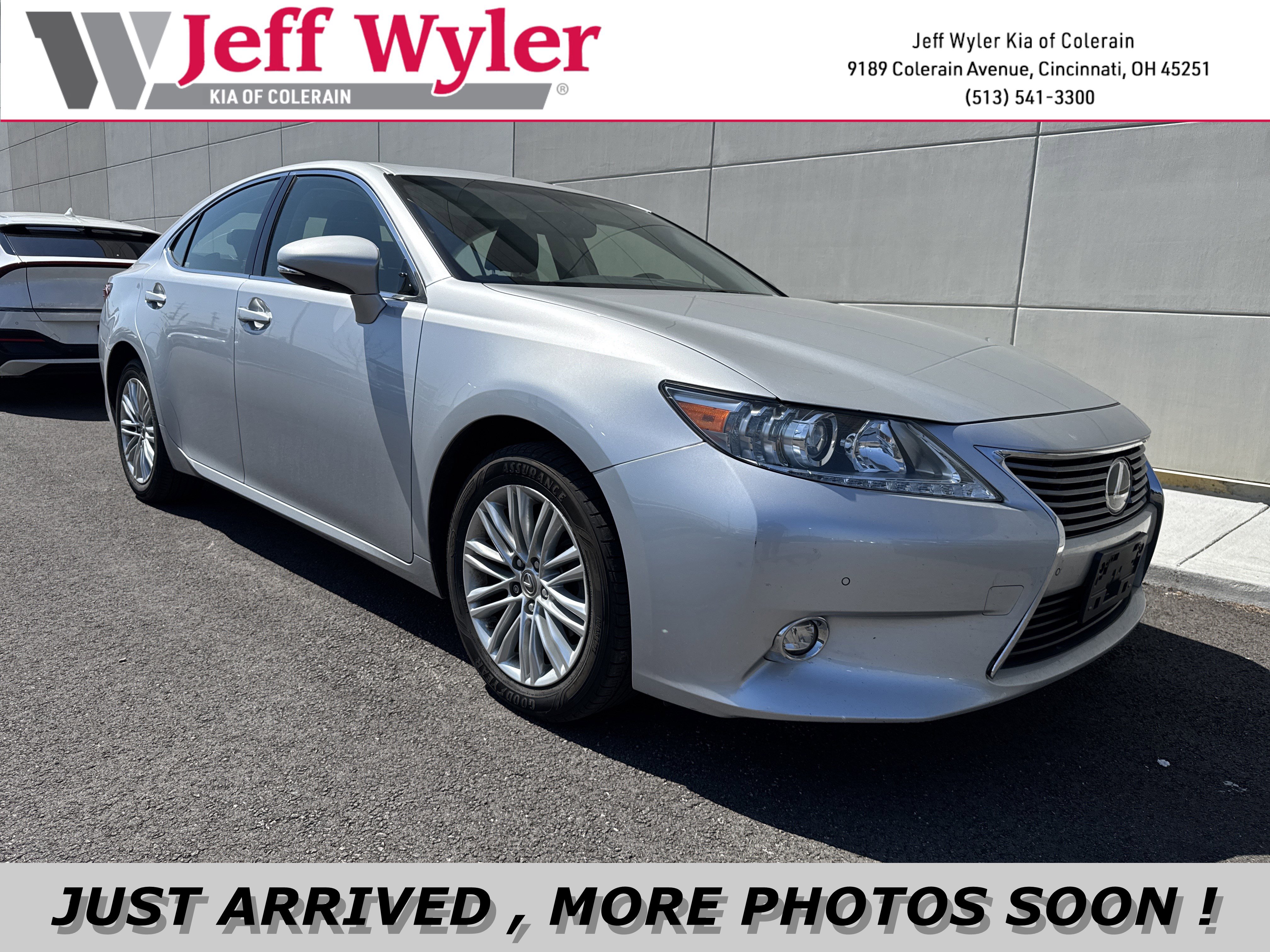 Used 2014 Lexus ES 350 w/ Luxury Package image 1