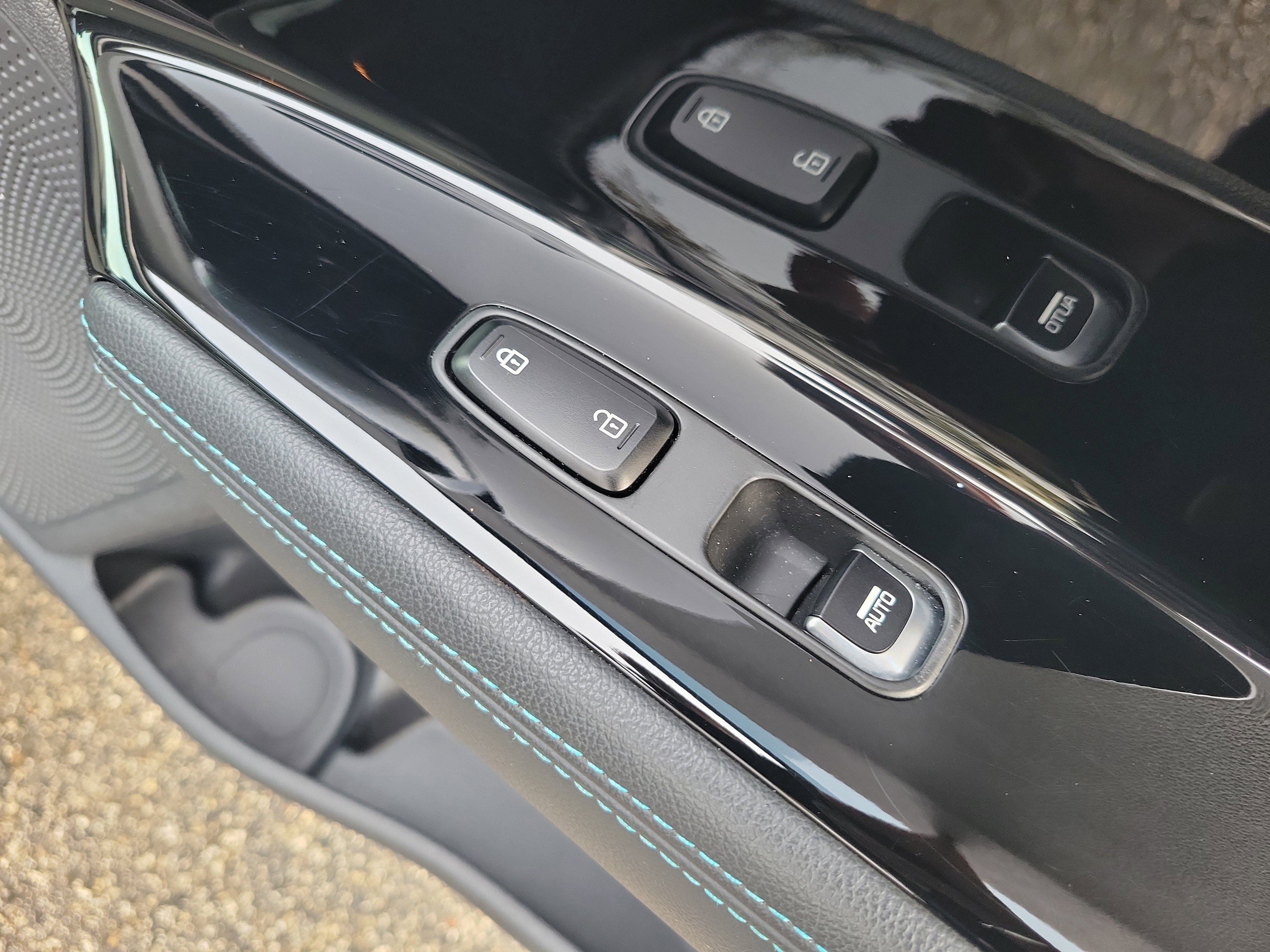 Used 2017 Kia Niro Touring image 11