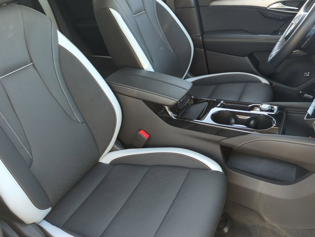 Used 2025 Buick Envision Sport Touring image 28