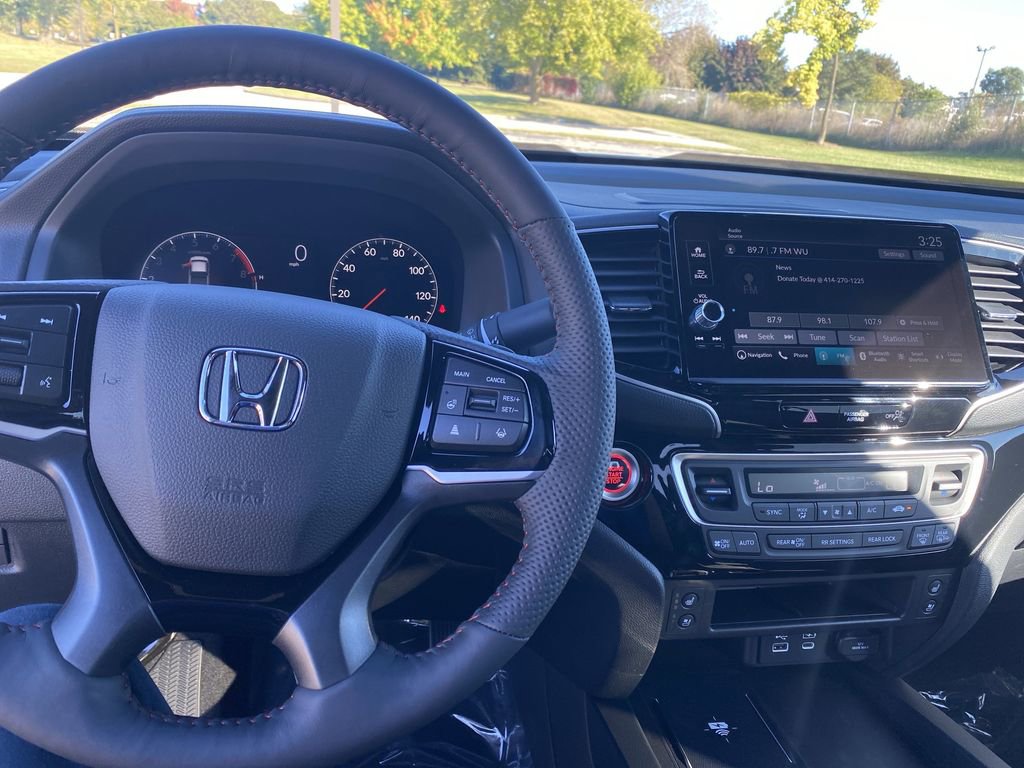New 2026 Honda Ridgeline Black Edition image 9