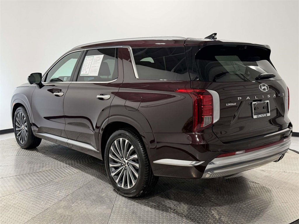 Used 2024 Hyundai Palisade Calligraphy image 4