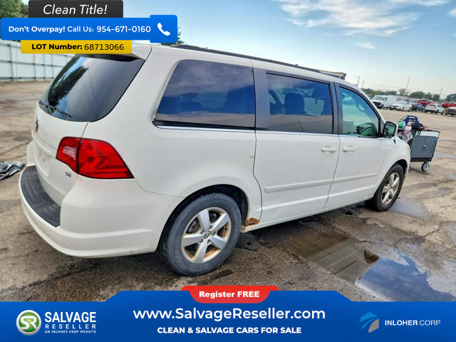 Used 2011 Volkswagen Routan SE FWD image 4