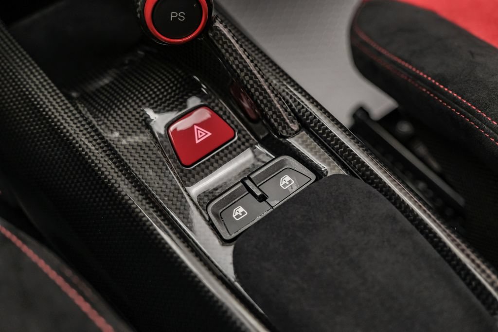 Used 2019 Ferrari 488 Pista Coupe RWD image 22