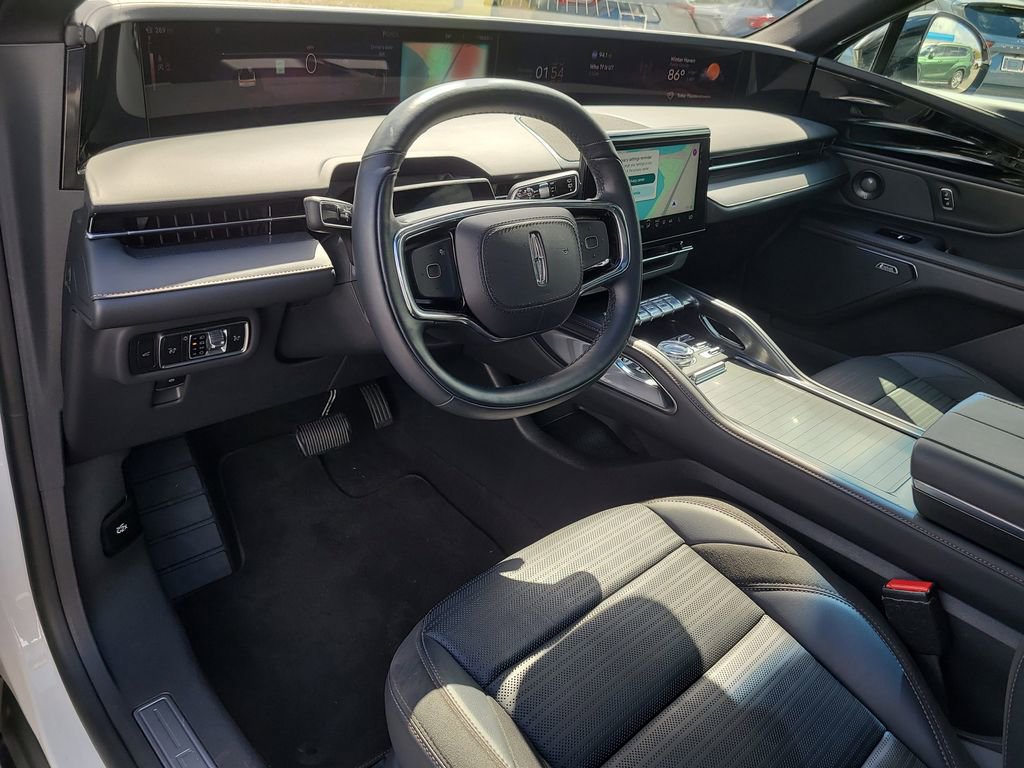 Used 2024 Lincoln Nautilus Reserve w/ Equipment Group 202A image 16