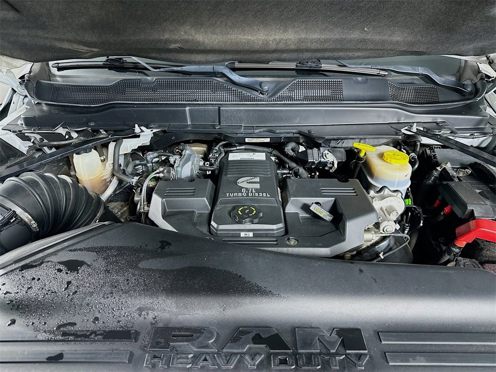 Used 2020 RAM 3500 Laramie w/ Night Edition image 33