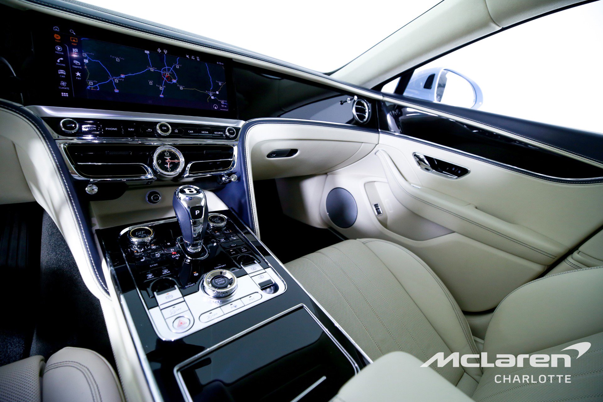 Used 2022 Bentley Flying Spur V8 image 15