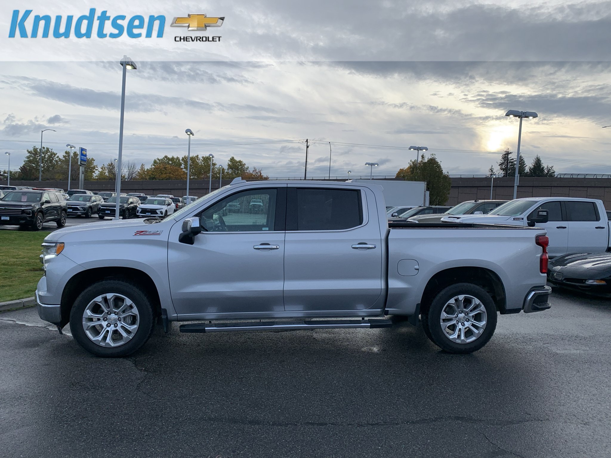 Used 2022 Chevrolet Silverado 1500 LTZ w/ LTZ Premium Package AWD/4WD image 4