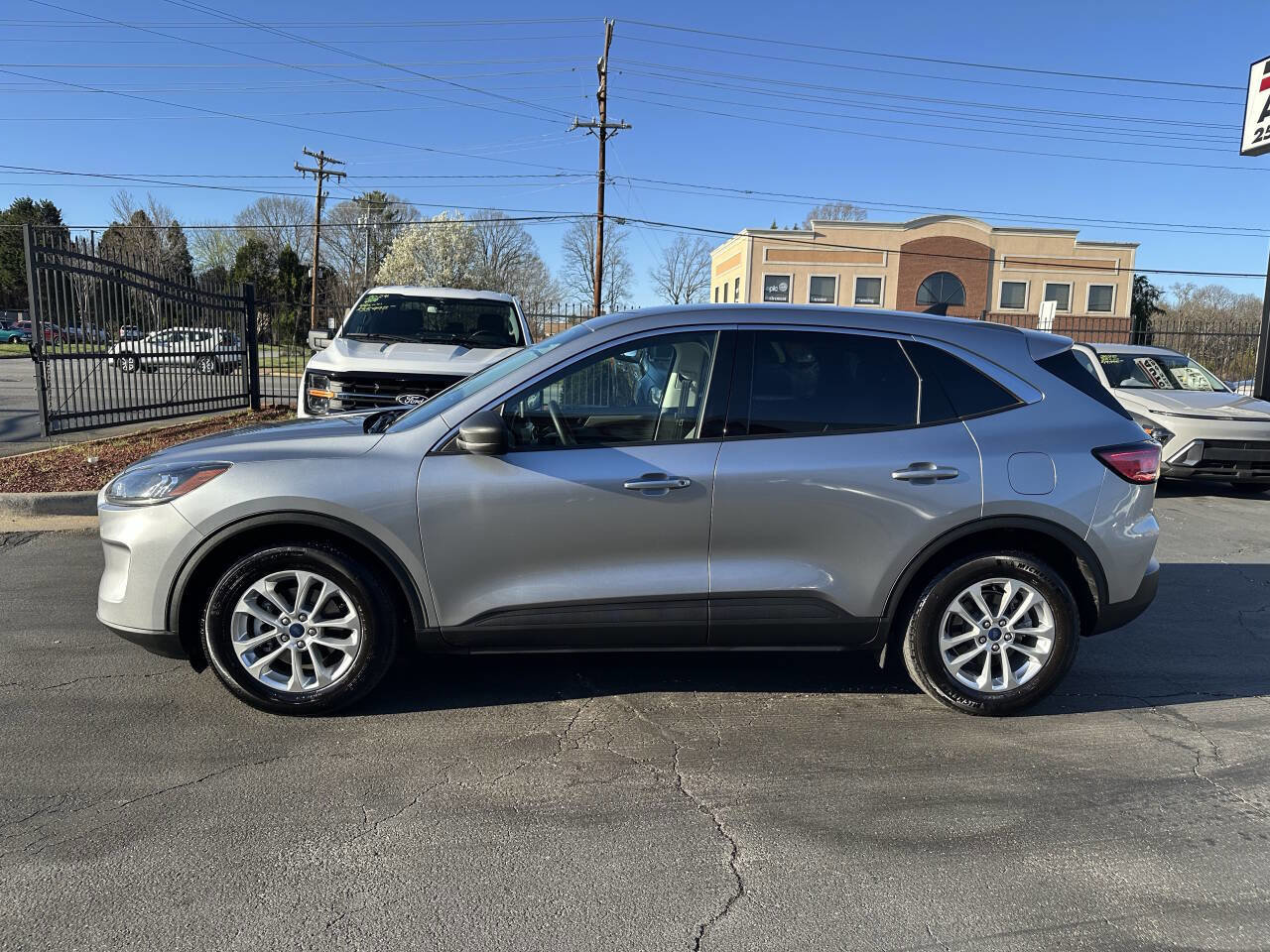 Used 2022 Ford Escape SE image 8