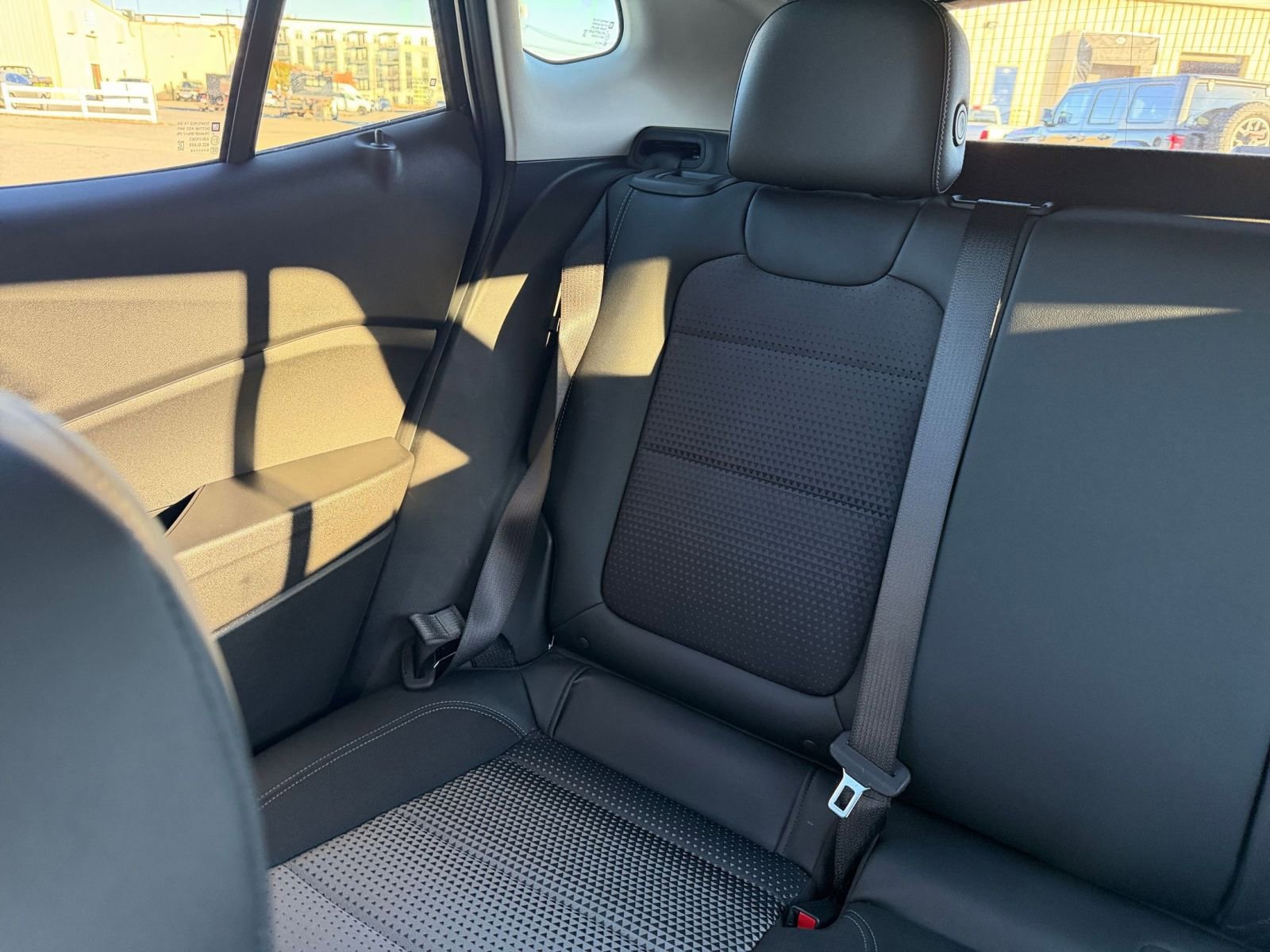 Used 2025 Chevrolet Trax LT image 37