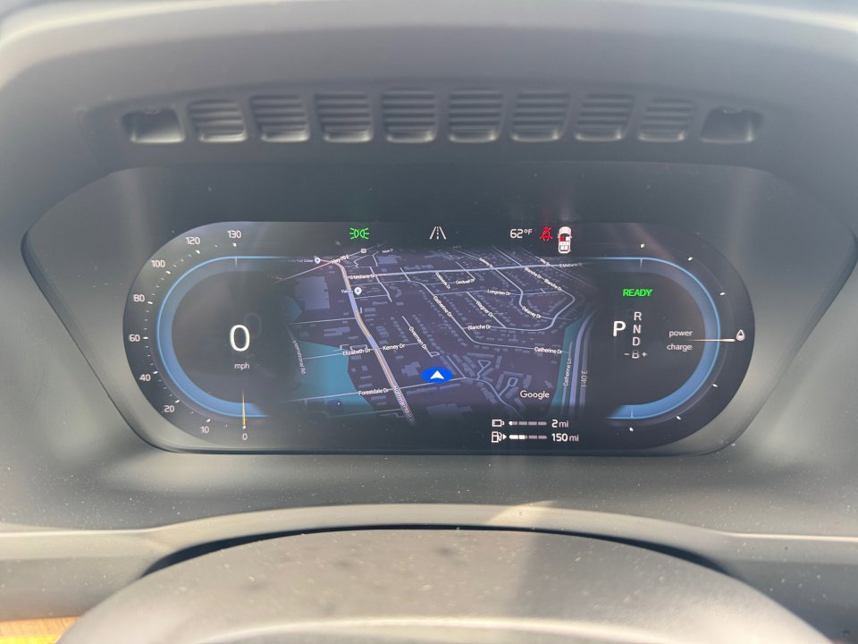 New 2025 Volvo XC90 T8 Plus w/ Protection Package Premier image 11