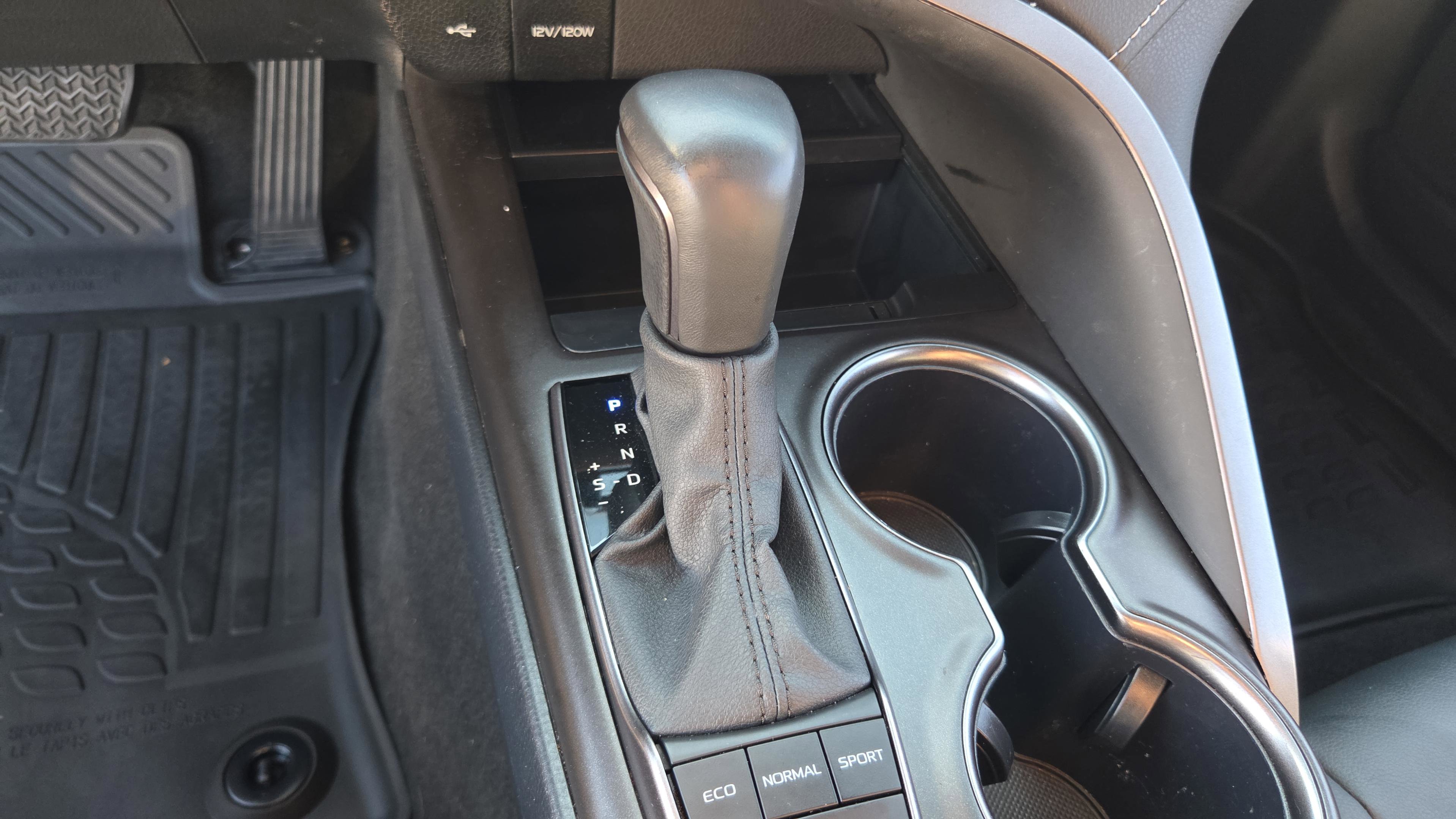 Used 2024 Toyota Camry SE w/ Convenience Package image 21