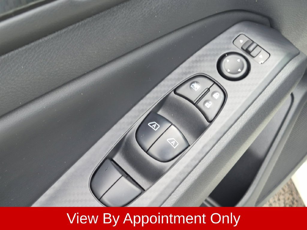 Used 2025 Nissan Altima 2.5 SV FWD image 13