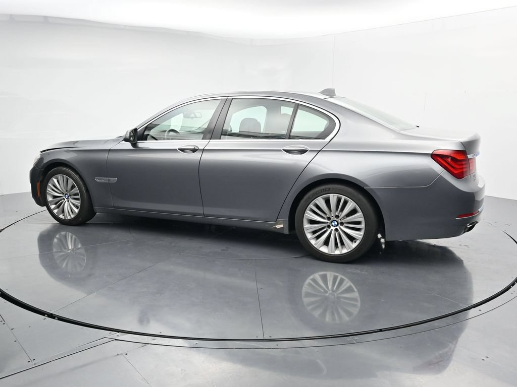 Used 2015 BMW 740i RWD image 5