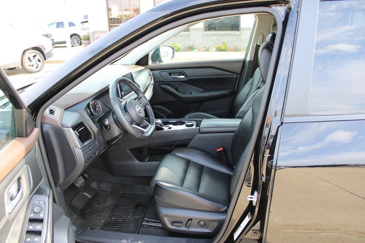 Used 2022 Nissan Rogue SV w/ SV Premium Package AWD/4WD image 9
