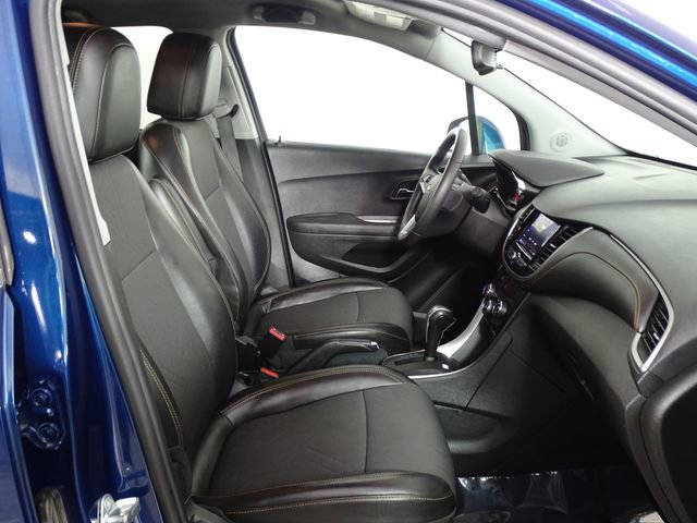 Used 2020 Chevrolet Trax LT w/ LT Convenience Package image 13