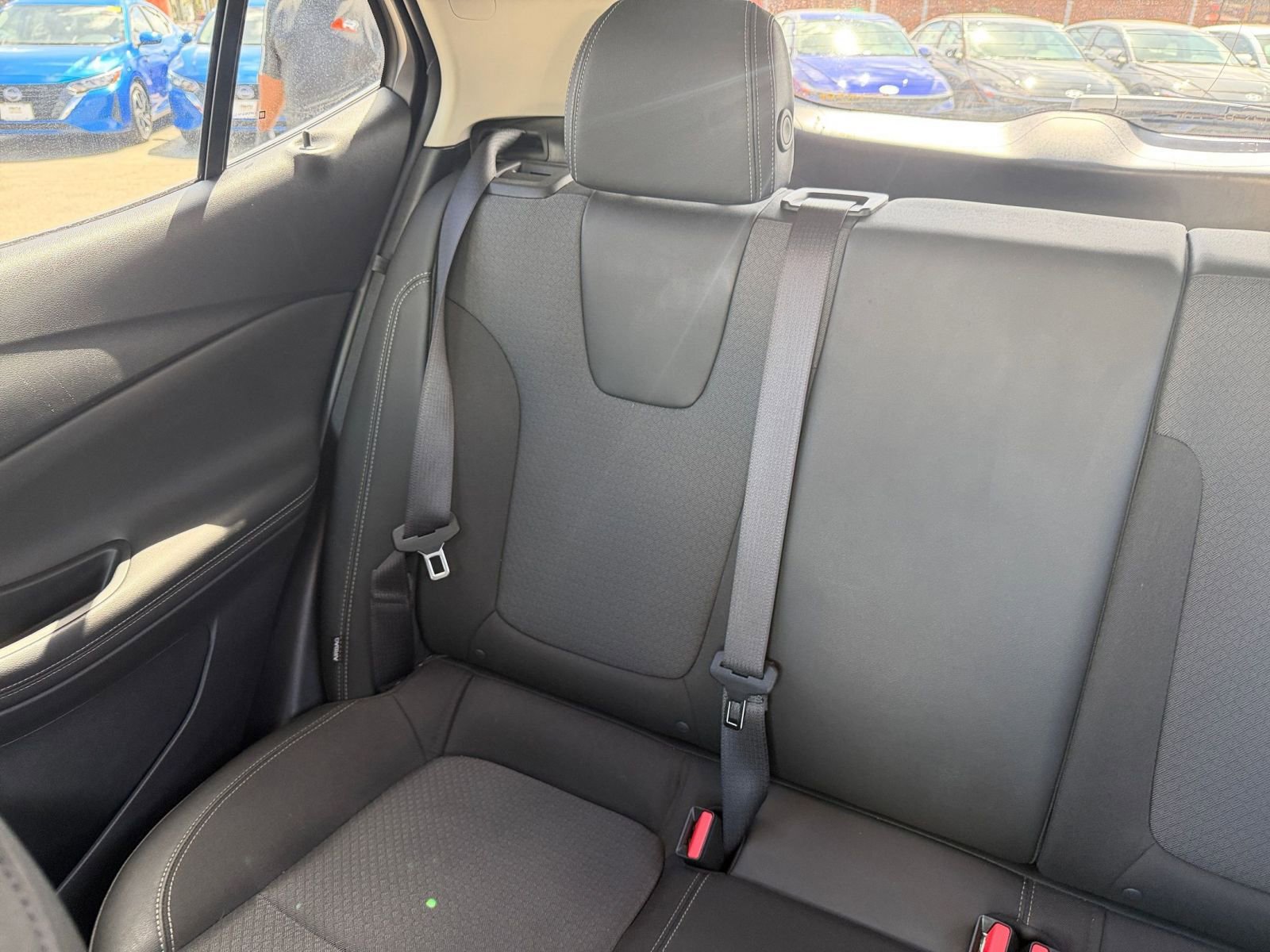 Used 2025 Buick Encore GX Preferred image 38