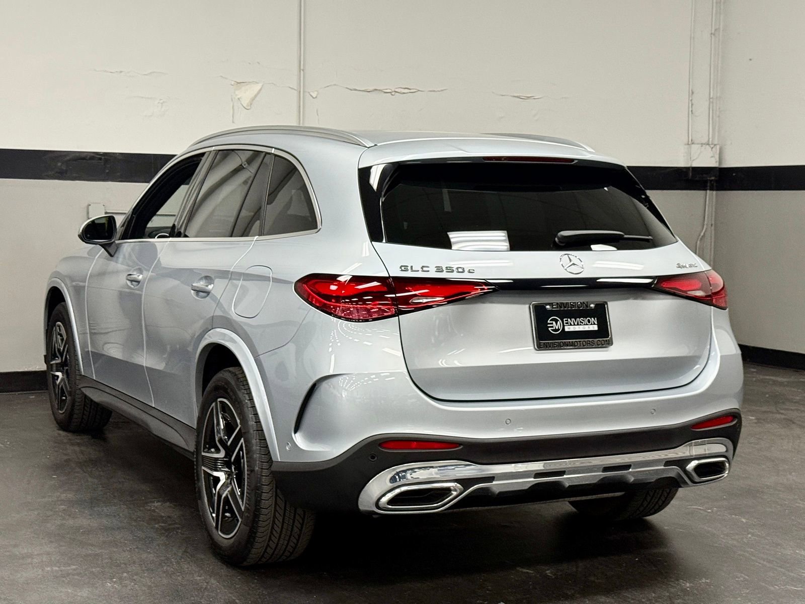 Used 2025 Mercedes-Benz GLC 350e 4MATIC image 10