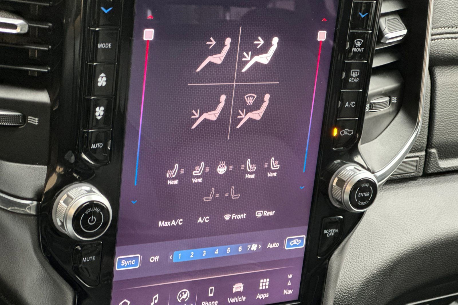 Used 2025 RAM 1500 Laramie image 21