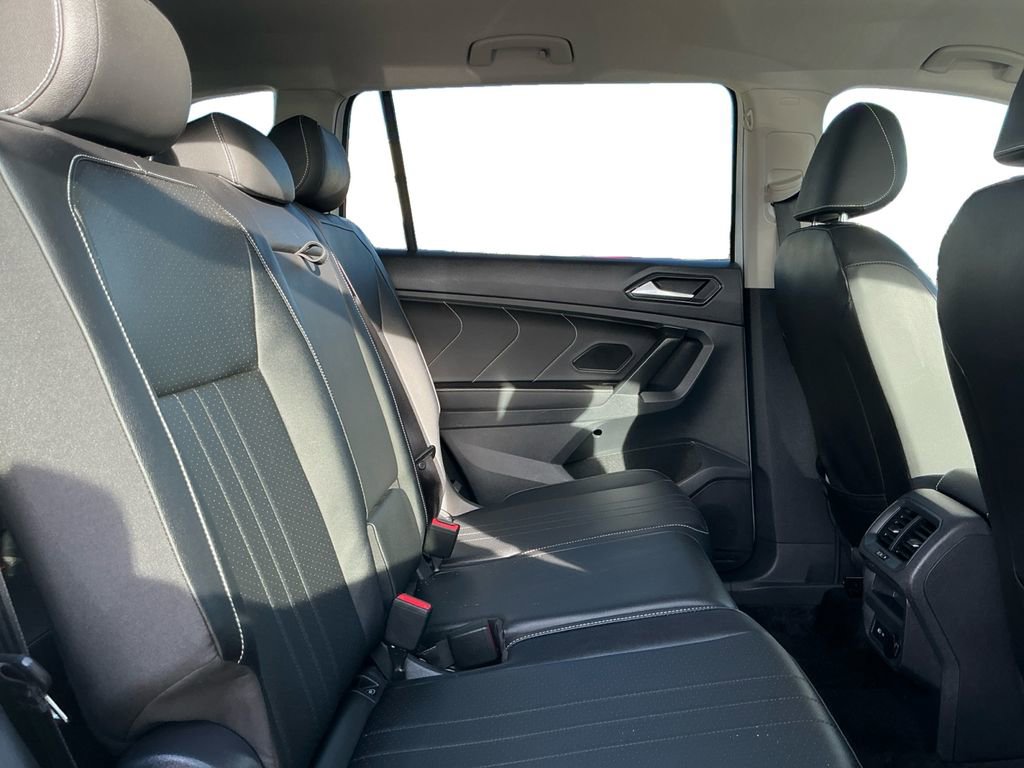 Used 2023 Volkswagen Tiguan SE image 18