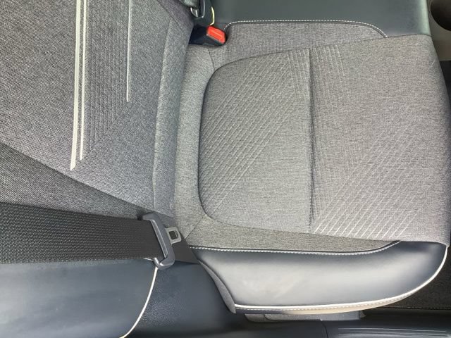Certified 2025 Hyundai Venue Limited FWD image 14