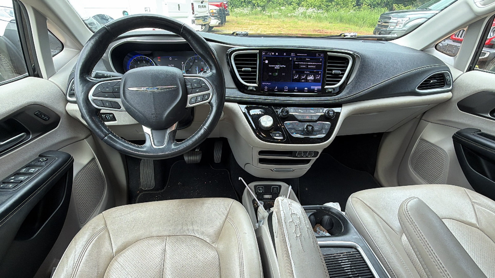 Used 2021 Chrysler Pacifica Touring-L FWD image 19
