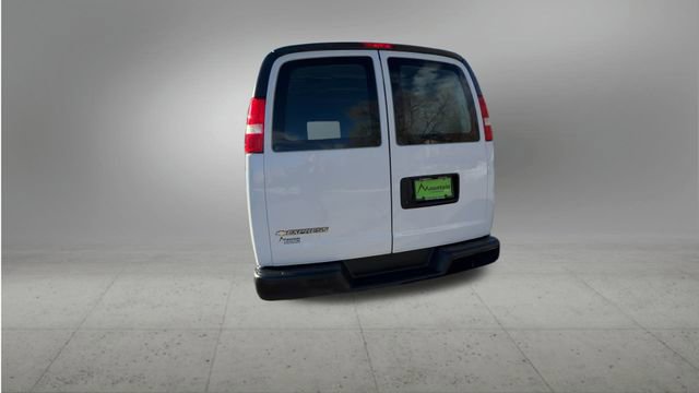 Used 2021 Chevrolet Express 2500 w/ Driver Convenience Package image 7