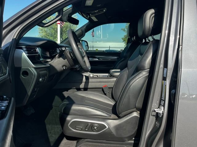 Used 2022 Jeep Wagoneer Series III w/ Flexible Seating Group image 9