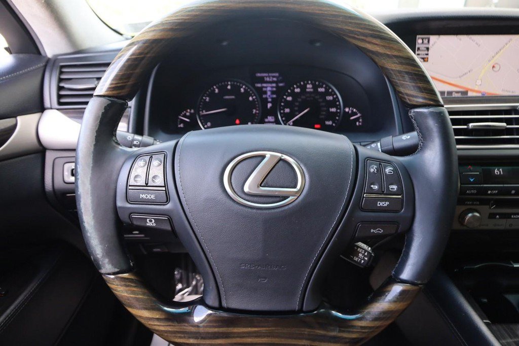 Used 2016 Lexus LS 460 AWD w/ Comfort Package image 11