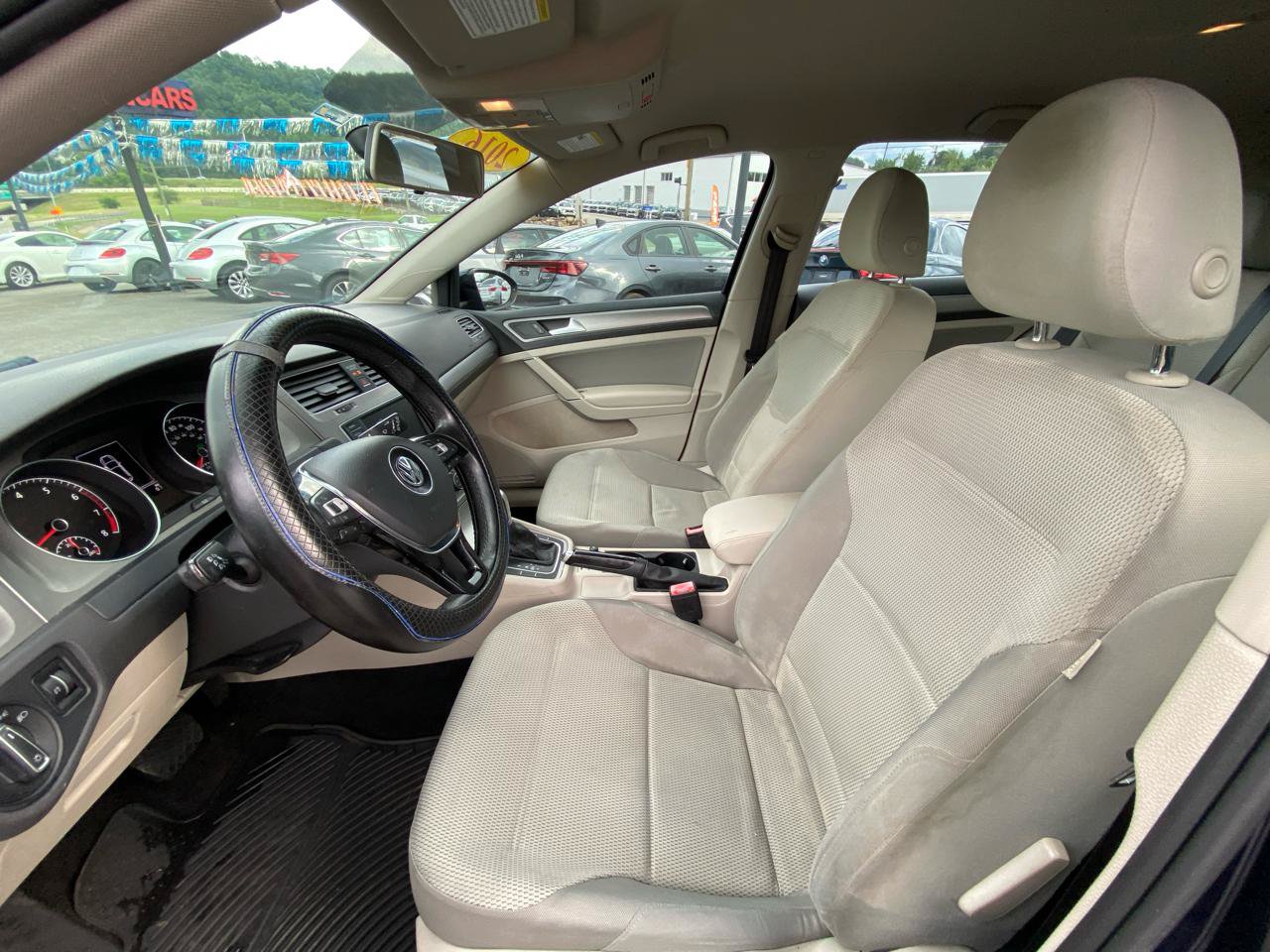 Used 2016 Volkswagen Golf S FWD image 12