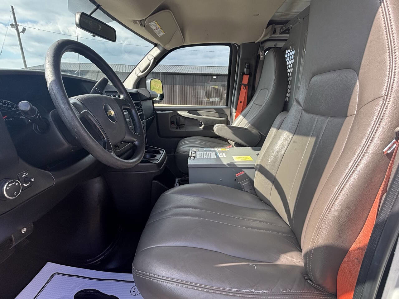 Used 2015 Chevrolet Express 2500 image 9