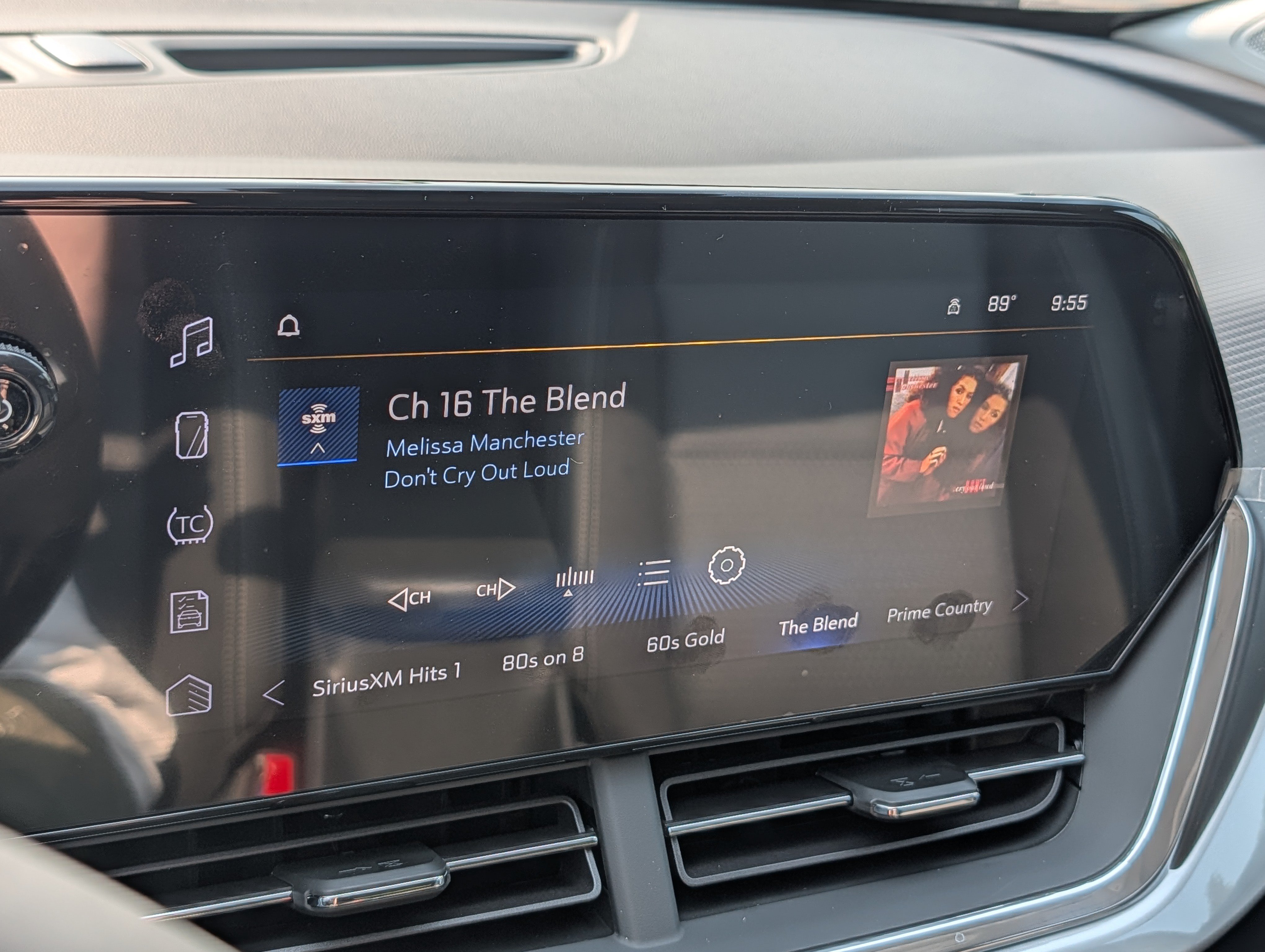 New 2026 Chevrolet Trax LT w/ Sunroof Package FWD image 17